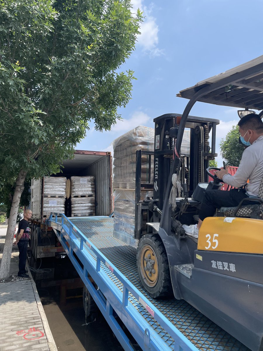 Good stable quality black silicon carbide for coated abrasive and bonded abrasive. 
All grit size F12 to F1200 and P24 to P2500 are available. 
Any inquiries, please contact me at email zb_abrasive@hotmail.com. 
taishan-abrasive.com