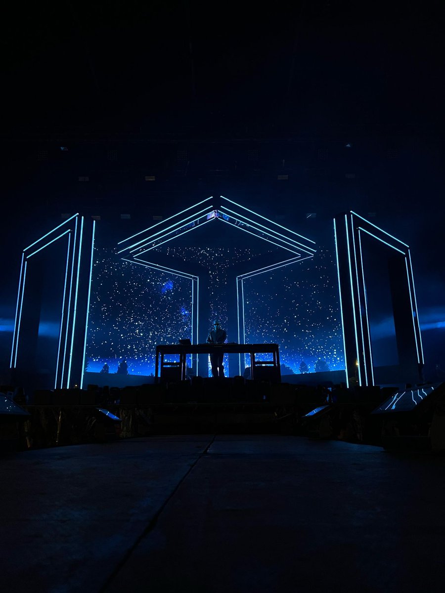 IvyM13975072692's tweet image. The 1st show at the Francofolies Esch/Alzette which took place last Friday with using our MG7 P4.8 outdoor led panel with full balck led.#YESTECH #MG