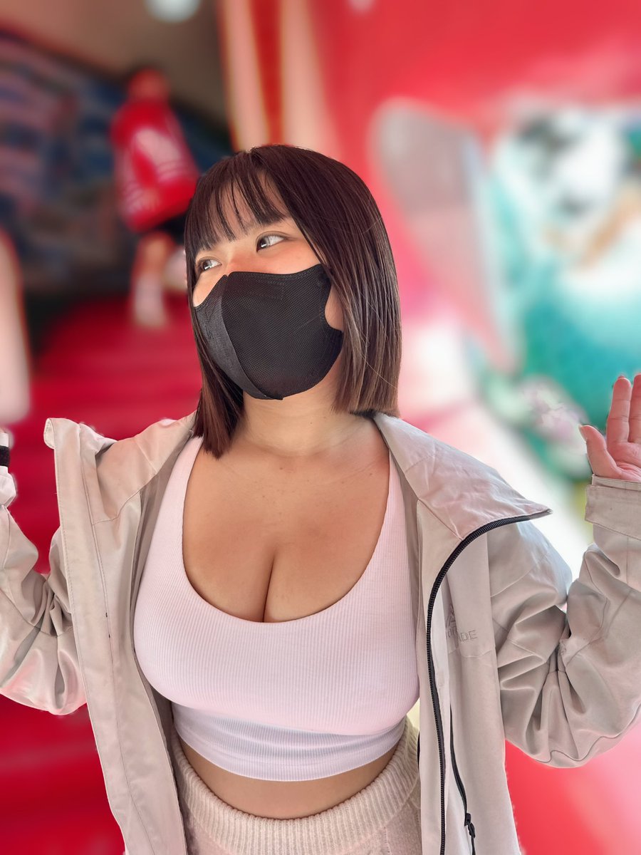 沒修圖沒濾鏡長這樣
應該不醜吧😗🥲 https://t.co/DZ6pHJ17cp