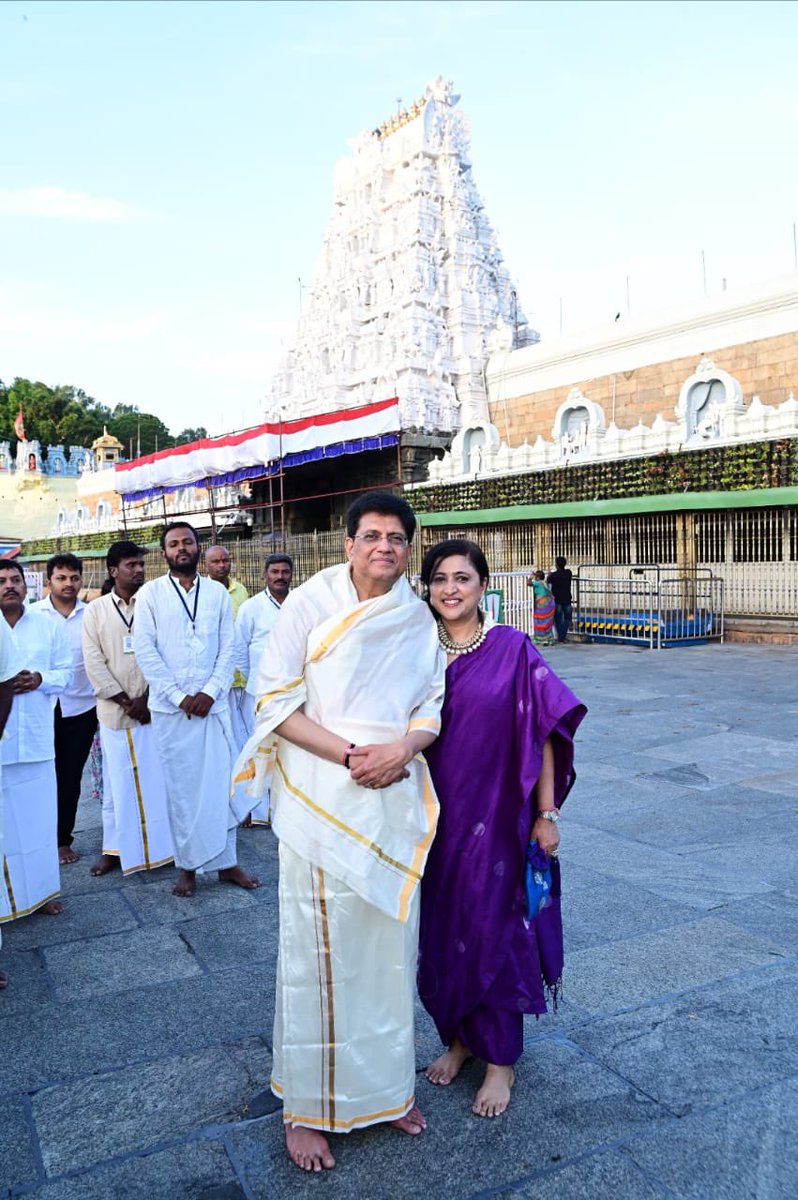 Seeking blessings of Lord Venkateswara on my birthday.

Govinda Govinda🙏