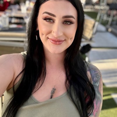 Avalon Mira on Twitter: "#NewProfilePic"