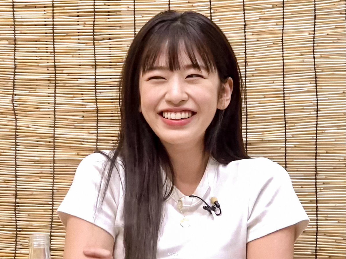foryujinahn's tweet photo. #ANYUJIN #안유진 #アンユジン https://t.co/nTqfAXujQ6