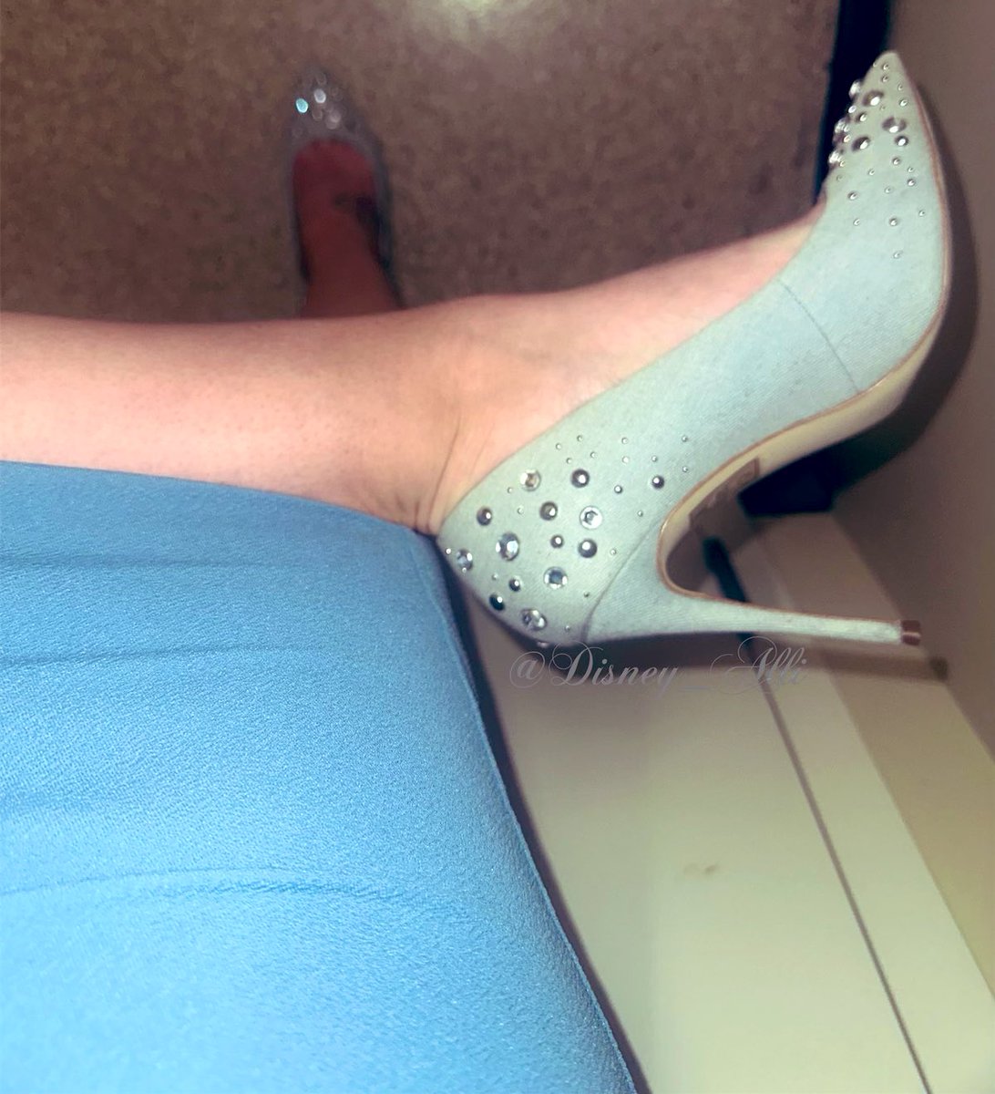 It’s an @aldo_shoes night #shoes #shoefie #shoestagram #shoesoftheday #sotd #outfitoftheday #ootd #highheeledshoes #pumps #highheellife #highheellover #highheeladdict #shoelover #shoefreak #shoeporn #shoewhore #shoeaddict #shoeaholic #shoeaddiction #heelsporn #heels #showoff