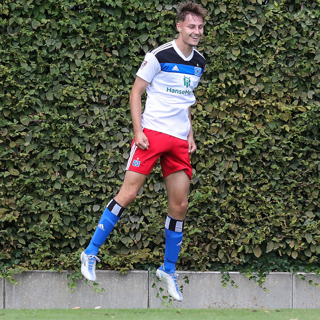 HSVYoungTalents's tweet image. Vielen Dank für 6⃣ Jahre mit der Raute auf der Brust, Etienne #Sohn! 🔷 Wir wünschen dir für die Zukunft maximalen Erfolg, viele Tore und nur das Beste, Eti! 💪

#nurderHSV #HSVYoungTalents

📸 Michael Schwarz