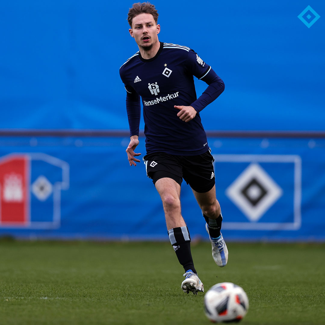 HSVYoungTalents's tweet image. Vielen Dank für 6⃣ Jahre mit der Raute auf der Brust, Etienne #Sohn! 🔷 Wir wünschen dir für die Zukunft maximalen Erfolg, viele Tore und nur das Beste, Eti! 💪

#nurderHSV #HSVYoungTalents

📸 Michael Schwarz