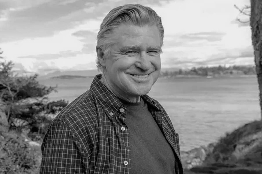 Hearing about the news of Treat Williams passing brought me to tears. His character Mick O'Brien on Chesapeake Shores was great and this one hurts. Damn it 2023 💔 Another actor gone too soon #RIPTreatWilliams