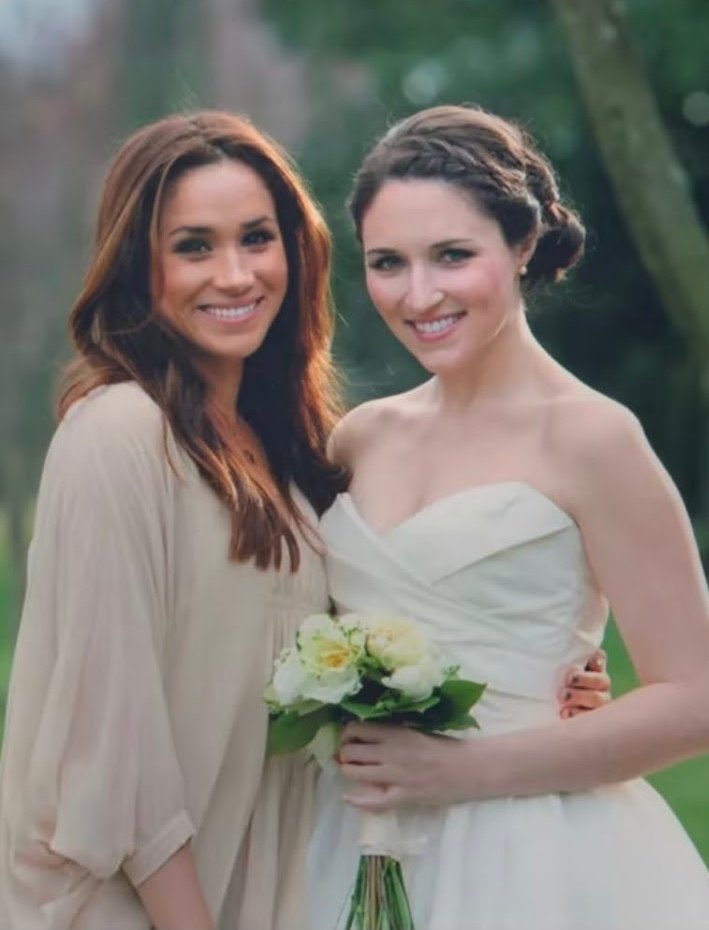 JoDivaRunner's tweet image. When your half sister gets an invite to your estranged daughter’s wedding, but you don’t, you might be the problem.