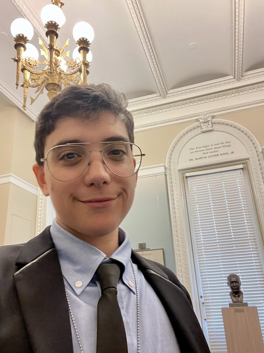 Ryan Cassata (@rocassatamusic) on Twitter photo 🏳️⚧️ @ the WHITE HOUSE!!! 🏳️⚧️ @ the WHITE HOUSE!!!