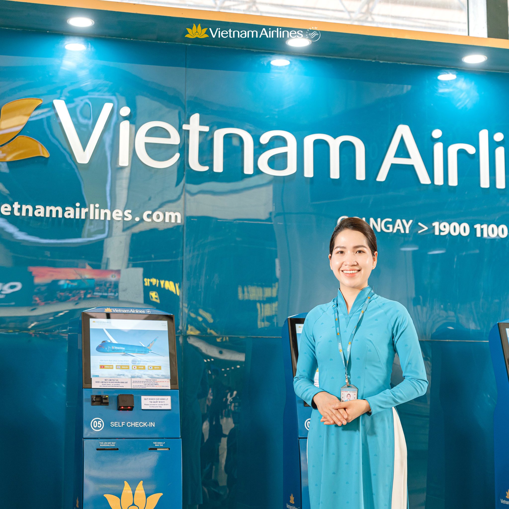 Vietnam Airlines on Twitter "Not only do flight attendants actively
