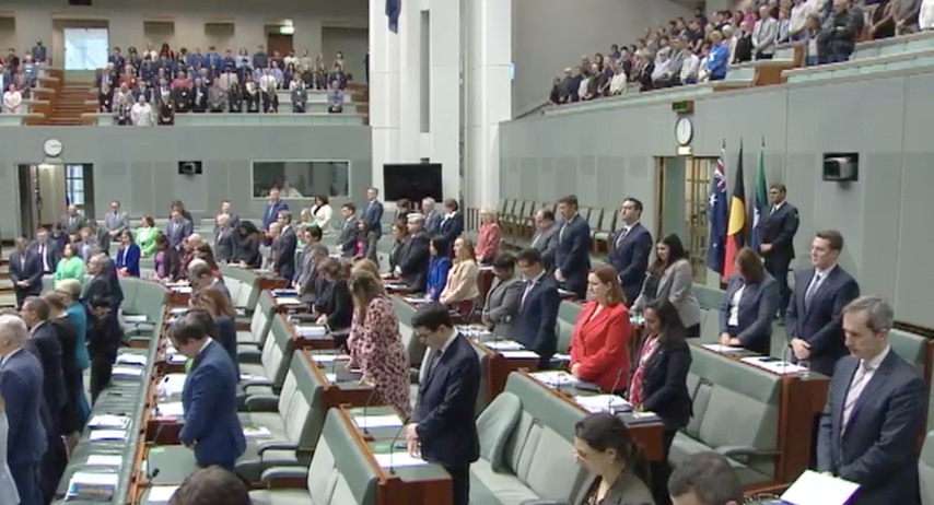 AusPolAlerts's tweet photo. Federal Parliament rises to acknowledge and pay respects to those who lost their lives in the Hunter Valley crash. https://t.co/zI7kxCj7Ya