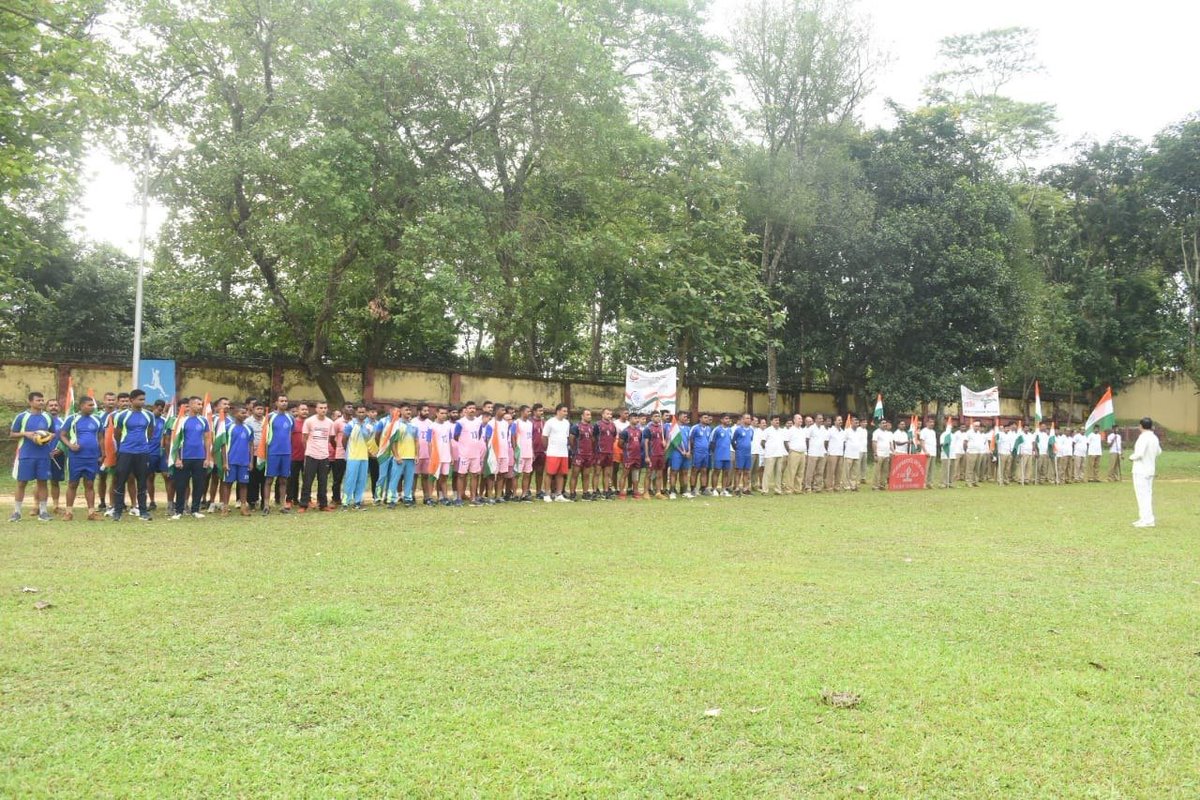 BSF_Tripura's tweet photo. Celebrating the #AzadiKaAmritMahotsav,  80 Bn #BSF #Tripura organised a walkathon and a #yoga event to inculcate patriotism in the hearts and minds of the local border populace. 

#AmritMahotsav 
#FirstLineOfDefence 
#GuardiansOfBorder
#NationFirst https://t.co/TNvpaBQ1Nh