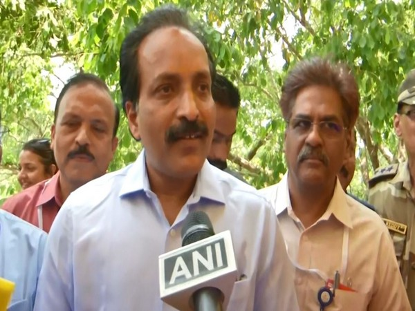 ani_digital's tweet photo. Chandrayaan-3 to be launched between July 12 and 19: ISRO Chairman

Read @ANI Story | https://t.co/RA0FeJIogU
#Chandrayaan3 #ISRO #ISROChairman https://t.co/li0sY8I8a8