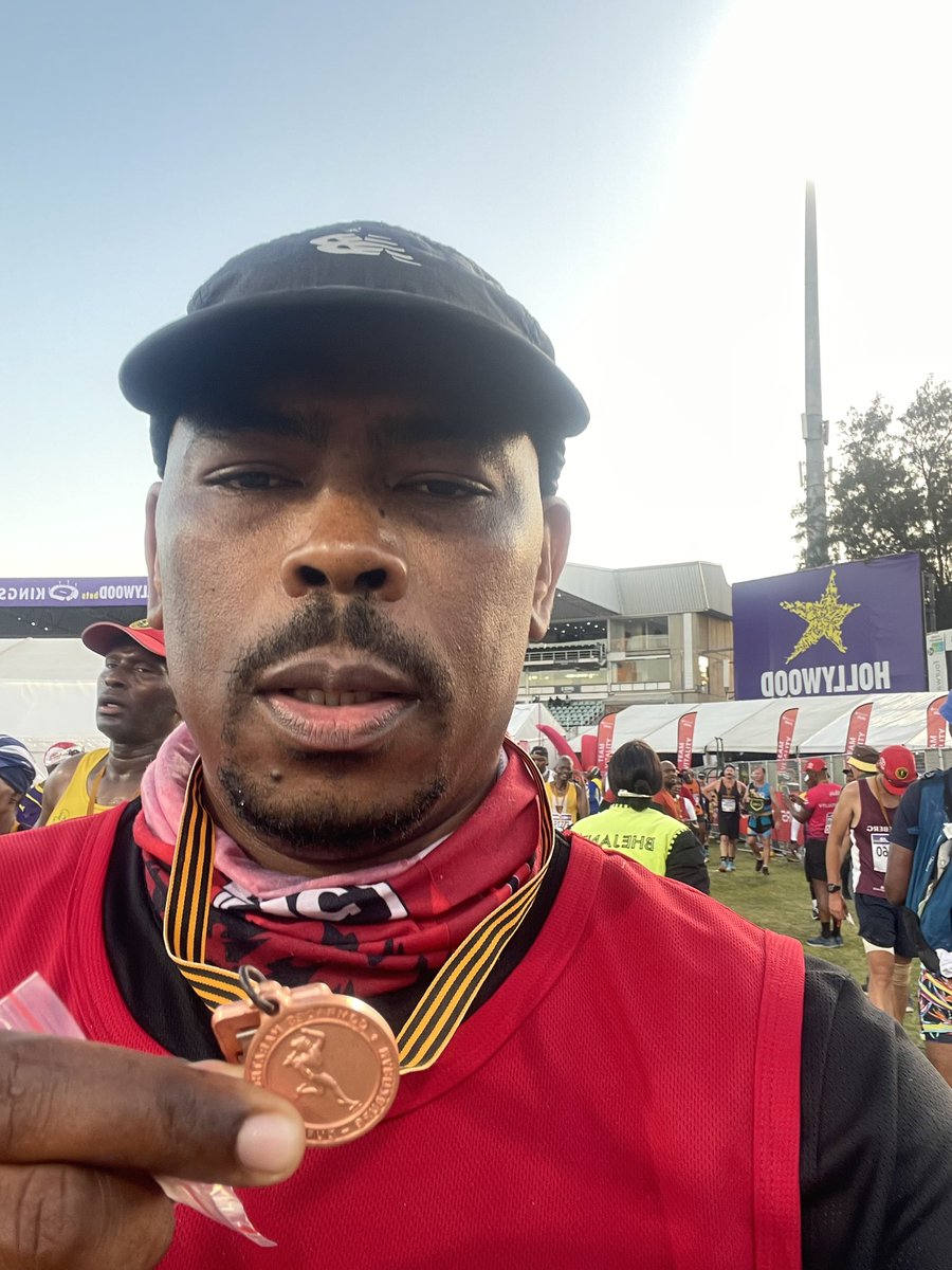 On the 11th of June I did what I thought I am capable of, I conquered the my maiden comrade marathon with a time of 11:14 . I never ever thought I am that feat. #RunningWithTumiSole #Trapnlos #Skhindigang #RunningMan #ComradesMarathon2023 #Comrade #IPaintedMyRun