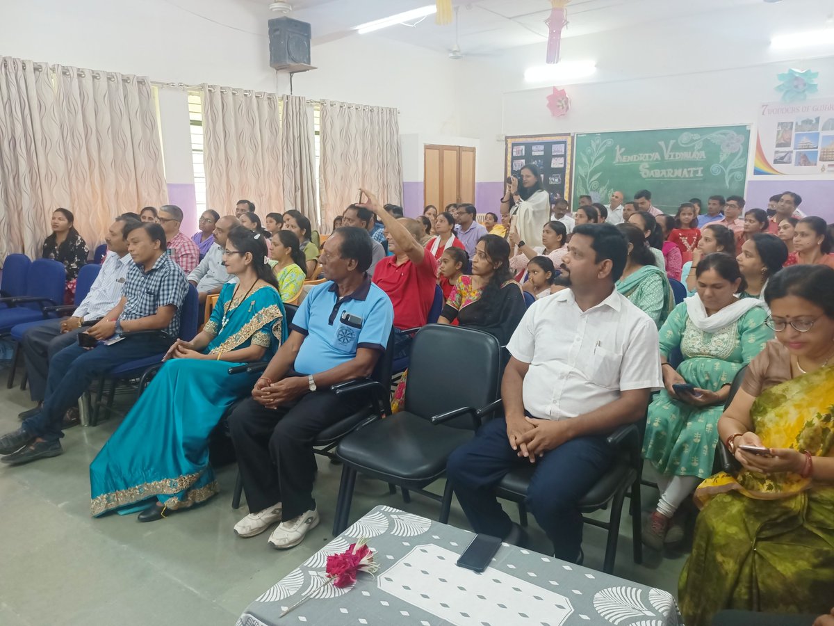 kc_kvian's tweet photo. A Janbhagidari Workshop 
on G 20 Presidency especially FLN was held at KV Sabarmati. 
#G20janbhagidariforFLN
#FLNjanbhagidarimovement
#MOEforFLN
#FLNjanbhagidarimovement
#G20janbhagidariFLN https://t.co/BjeZlTK1go