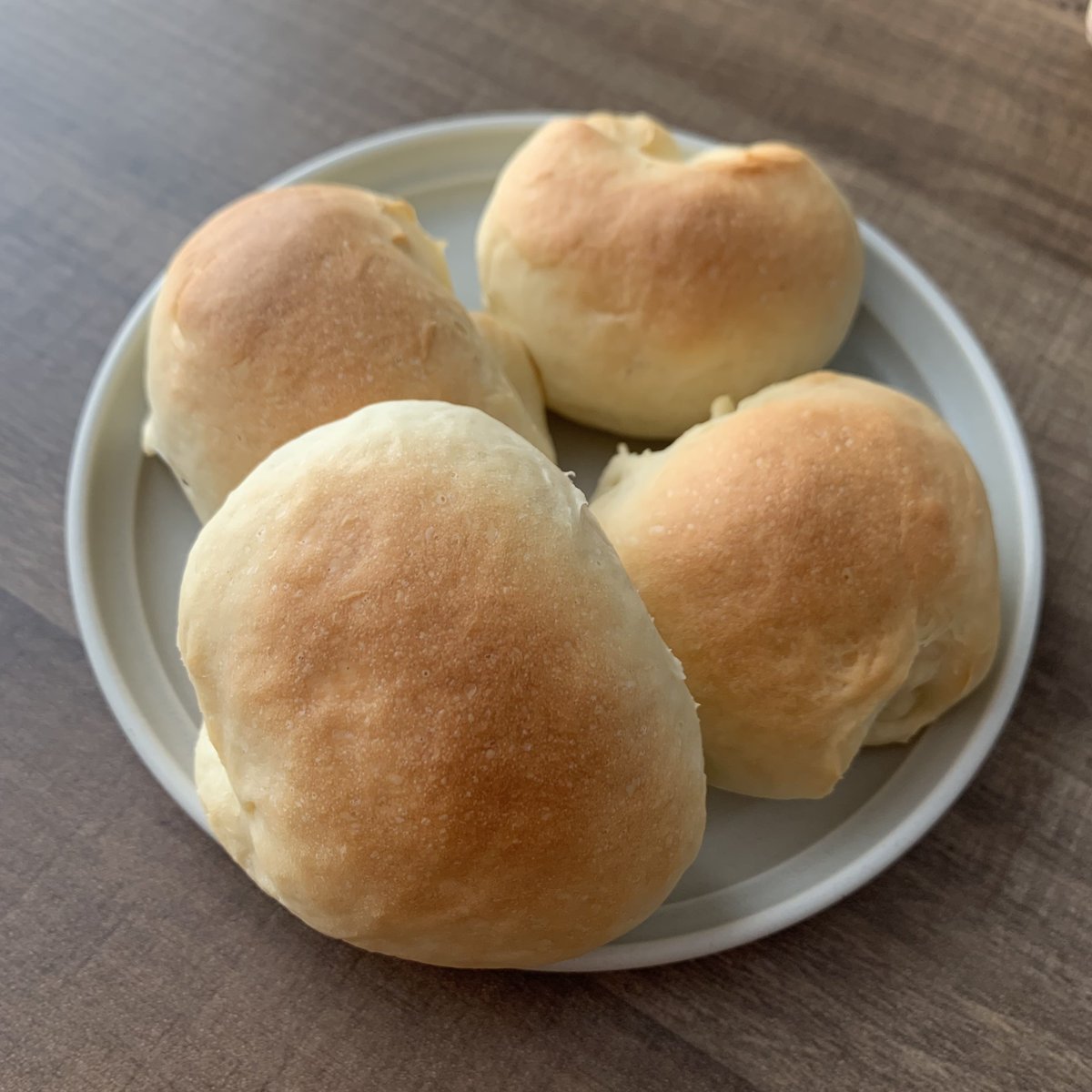 dragonXchaser's tweet photo. 今はまだ不揃いでも──ここから始めるんや──パン道を。 https://t.co/JCtROjqTRE