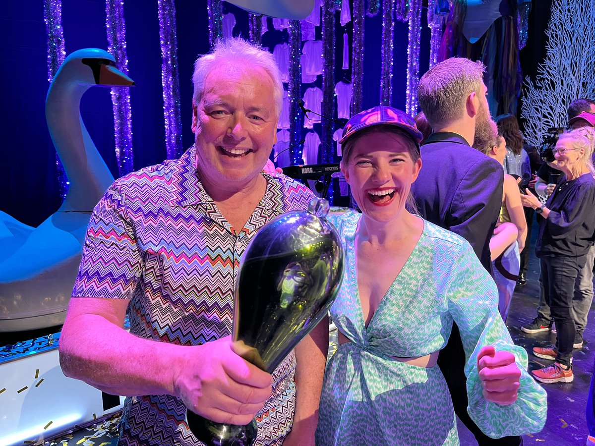 CecilieWF's tweet photo. 🎉🎉🎉🏆🍀🔥 woowww! We recieved the Reumert Award for our theatre performance SH4D0W, where my AI is the main character. Reumert is the biggest award for theatre in Denmark. Thanks 🙏❤️ https://t.co/CEWMNqWRil