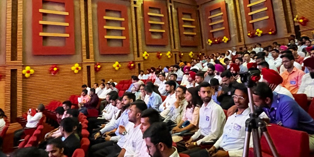 PIBChandigarh's tweet photo. The nation is abuzz with enthusiasm as the #RozgarMela is set to witness the distribution of appointment letters by Prime Minister Narendra Modi to new recruits. 

In Patiala, Union Minister @SomParkashBJP is present to personally handover the letters of appointments. https://t.co/R4x1pQL25a