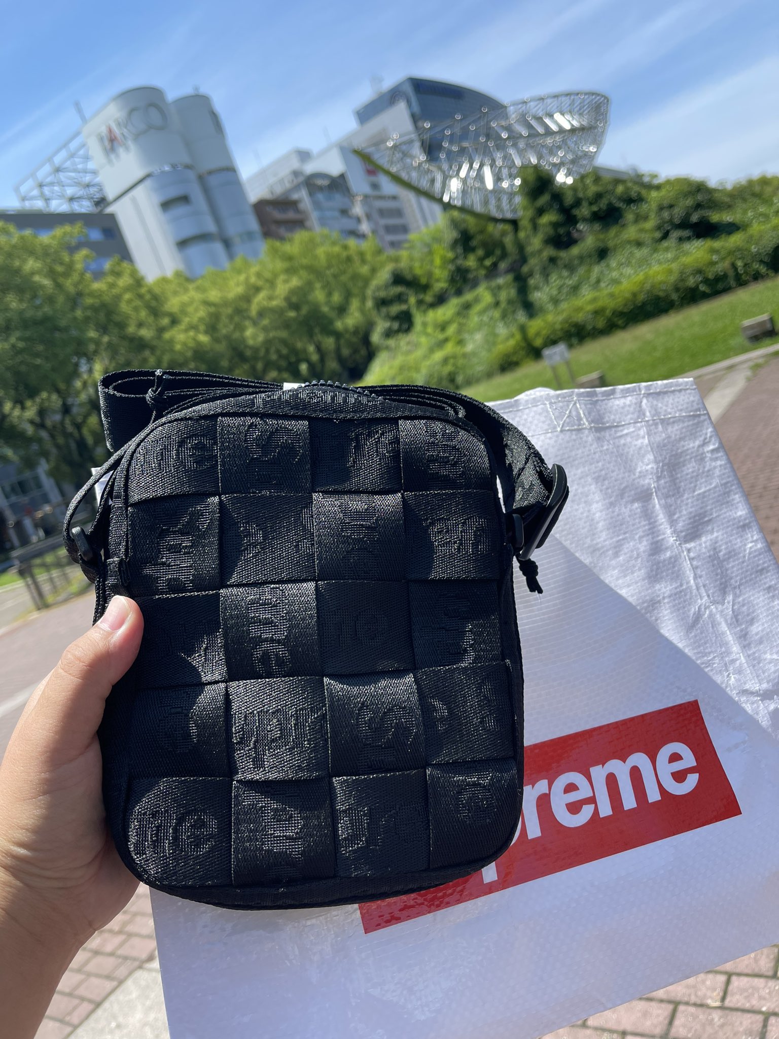 supreme Woven Shoulder Bag black