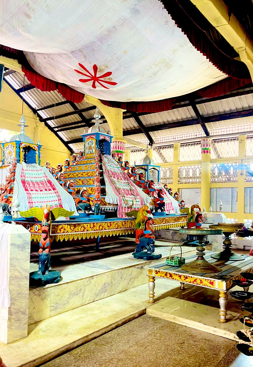 The Guru Asana (throne) inside the Sundaridia Xatra (Vaishnavite seat of worship), Barpeta established by saint Madhavdev, the chief disciple of Shankardev, in 1570.
#vaishnavism #Assam #pilgrimage