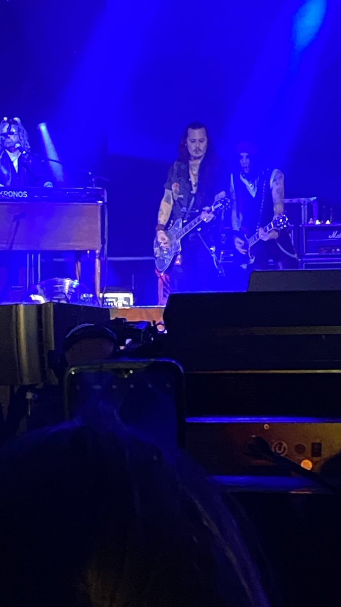geridepp's tweet image. LQ Johnny Depp pics from Bulgaria Hollywood Vampires tour
