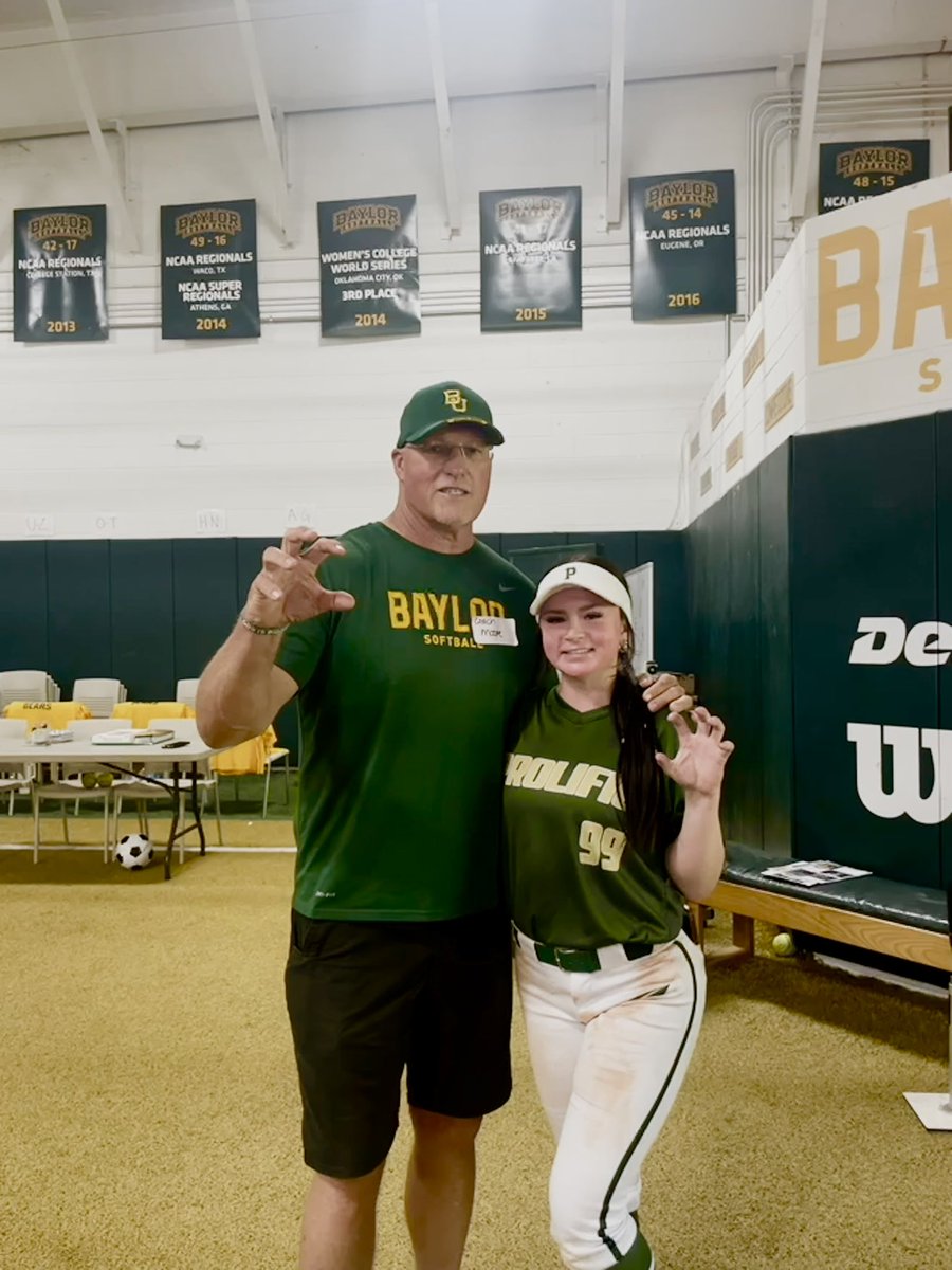 hb_softball99's tweet photo. Had a great day @BaylorSoftball Prospect Camp! Thank you so much  @BUMoore @coach_diaz22 @dprice377 @BUcoachNewman @JohniganSteve for having me! Looking forward to the next one! @ProlificFPSoftb @raydvaughn @arechiga_john @demiDee8 @ShadowCreekSB @bear_01softball https://t.co/BGQGQs1BGh