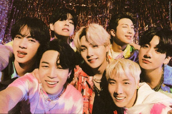 Purpleaass's tweet photo. You will forever my no. 1 , I love you that no words can describe them. I will forever at your back supporting you. @BTS_twt
#10yearswithBTS https://t.co/hgMNxnnKof