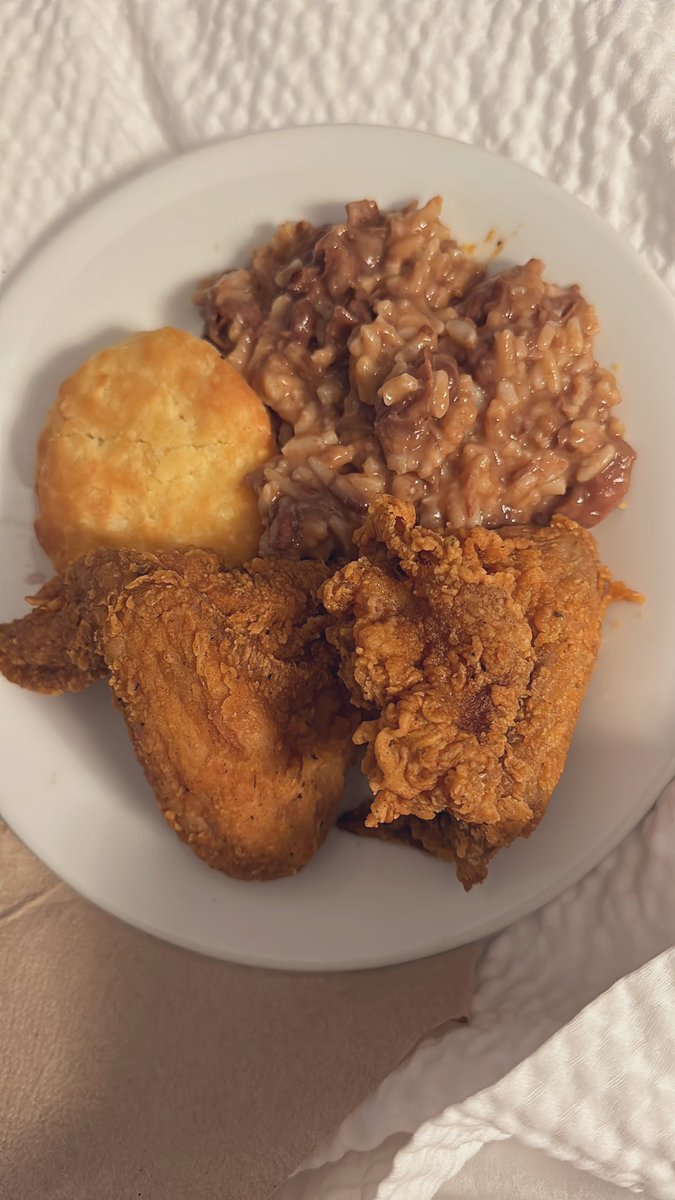 Chicken from Louisiana Fried Chicken on Western. Biscuit… beans & rice from Popeyes #CaliforniaLove 🫶🏽