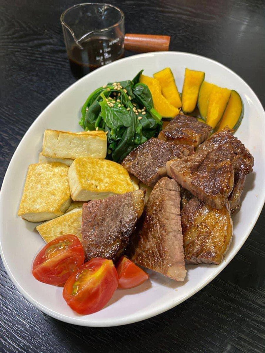 emilyhowex3's tweet photo. enjoy lunch time https://t.co/clINfCYZVX