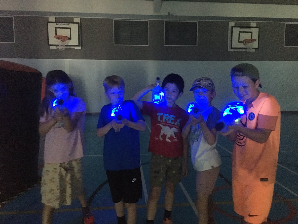 AldroSchool's tweet image. Form 3&amp;amp;4s enjoyed the glorious weather for our ‘Big Boarding Weekend’. Saturday was movie night, followed by lazer-tag, swimming and games in the woods on Sunday.

#bigboardingweekend #funfilled #boardinglife #lifestaldro #juniors #surreyboarding #prepschoolgodalming