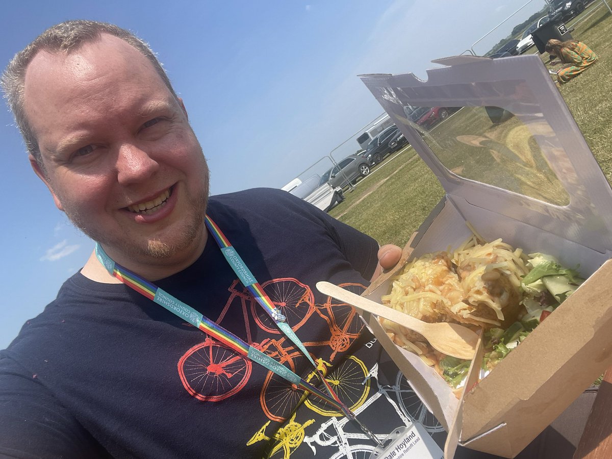 Why not #SwitchUpYourLunch today? There are many reasons why cutting down/out meat is positive: carbon reduction, the planet, animal ethics, your own health, etc. <a href="/GoodFoodOxford/">Good Food Oxfordshire</a> <a href="/Ox_Greentech/">Oxfordshire Greentech</a> 
Join in at: goodfoodoxford.org/get-involved/e…
<a href="/vegsoc/">Vegetarian Society</a> can support today &amp; EVERYDAY #veggie