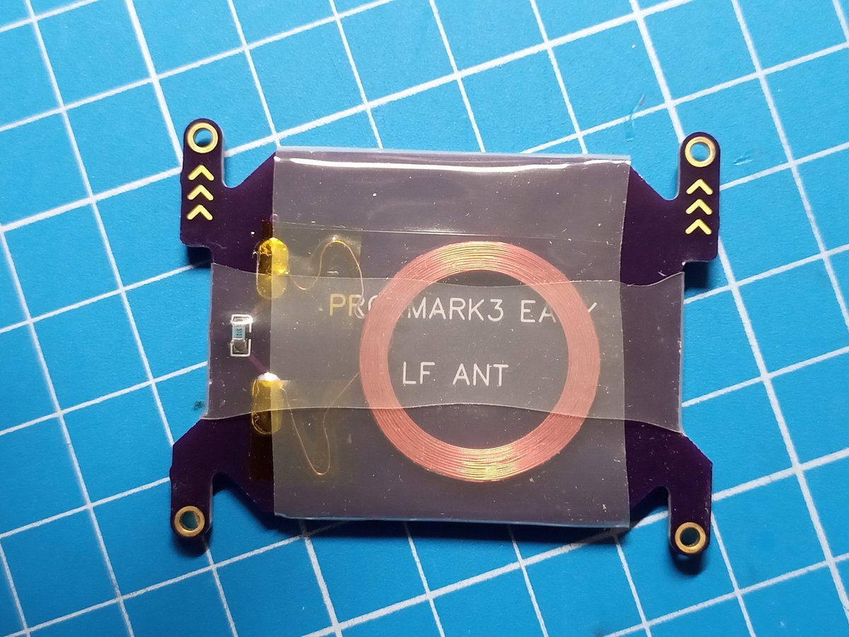 ruthsarian's tweet image. Trying to find the right antenna for a #proxmark3 to work with kyber crystals without fuss.

It may be as simple as a parallel resistor that brings the antenna voltage down to 20-25V while still tuned at al125 kHz.

Experiments continue...