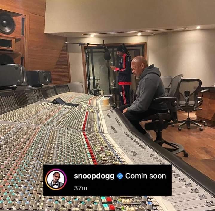 Ripautp29's tweet photo. @drdre &amp; @snoopdogg de nuevo en el estudio 🐐🔥

#rap #hiphop #snoopdogg #gangstarap #drdre #westcoast https://t.co/8bvADyp0lz