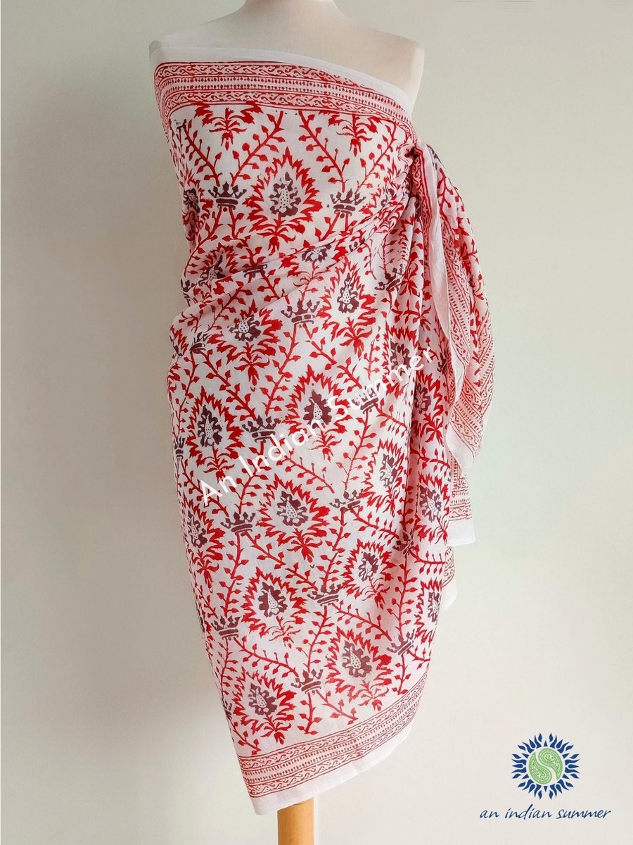 Flaming hot new sarong! 🧡

anindiansummer.co.uk/products/flame…

Perfect to keep you protected from the sun 🌞

#AnIndianSummerUK
#EarlyBiz #ElevensesHour #WomanInBizHour #UKMakers #TheCraftersUK #MHHSBD #CraftBizParty #BelfastHour #SmartSocial #ShopIndie