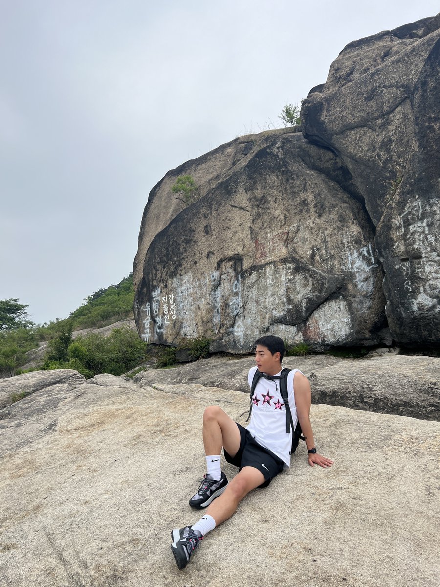 머리길이 ㅈㄴ 익숙해서
그냥 활동기 같다
(🔒몸이좀두터워짐)