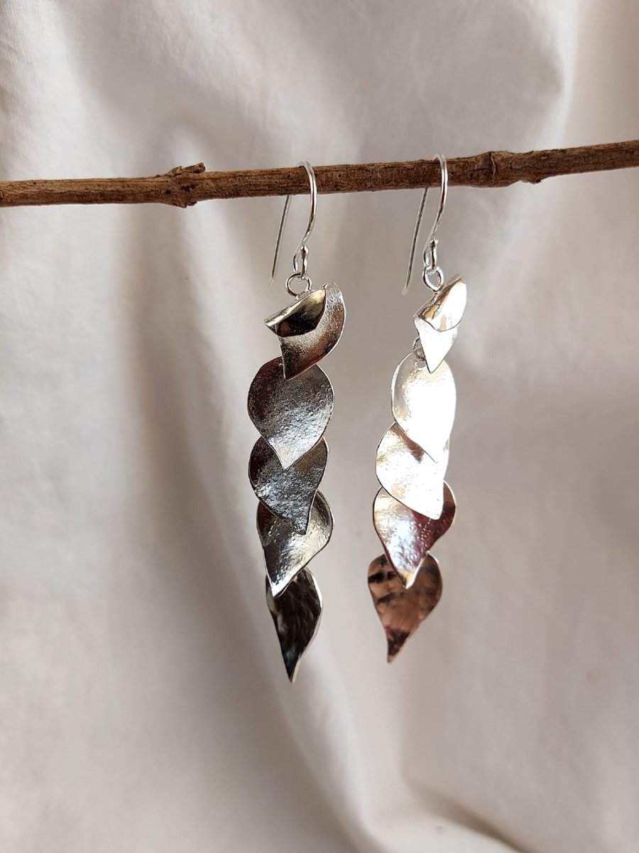 katishainy's tweet image. ★★★★★ "My second set of these beautiful, well-made earrings do not disappoint. They are custom-made with great care and attention to detail. Thank you, Katya, for all your help. I love them!" Chery. etsy.me/4638Rr8 #etsy #extralong #earrings #leafjewelry
