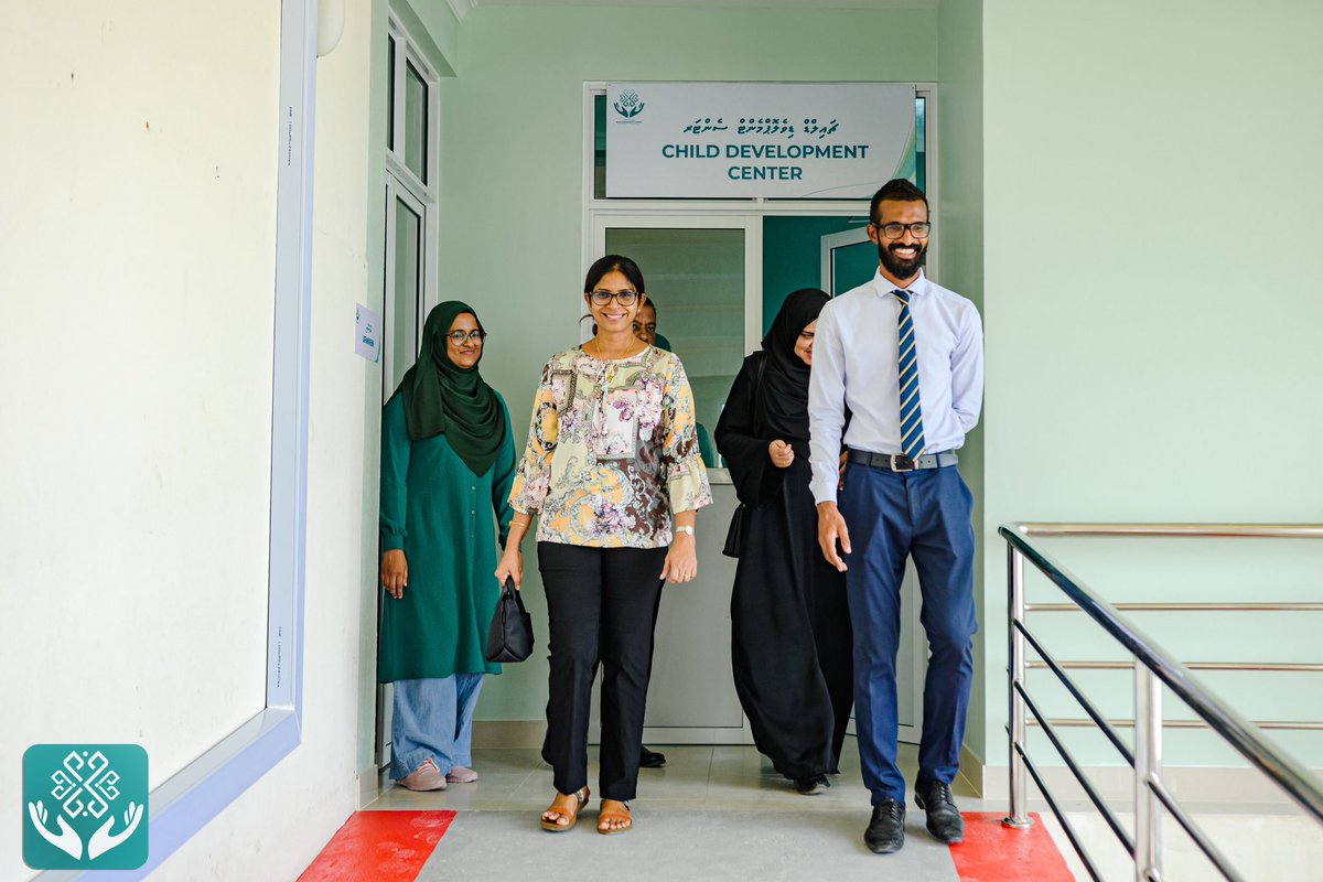KRHmv's tweet photo. Medical Director at @igmhmv and Board Member at KRH Governing Board, Dr. @NazeerAminath accompanied by Under-Secretary at @presidencymv, Mr. Hunaif, Chairperson @AnthuQasim and senior members of @HMH_mv CDC toured the renovated area designated for CDC.

#41yearsofkindness https://t.co/NEQtFFUElA