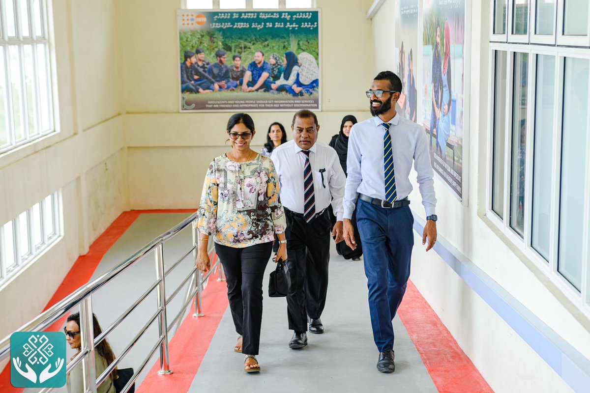 KRHmv's tweet photo. Medical Director at @igmhmv and Board Member at KRH Governing Board, Dr. @NazeerAminath accompanied by Under-Secretary at @presidencymv, Mr. Hunaif, Chairperson @AnthuQasim and senior members of @HMH_mv CDC toured the renovated area designated for CDC.

#41yearsofkindness https://t.co/NEQtFFUElA