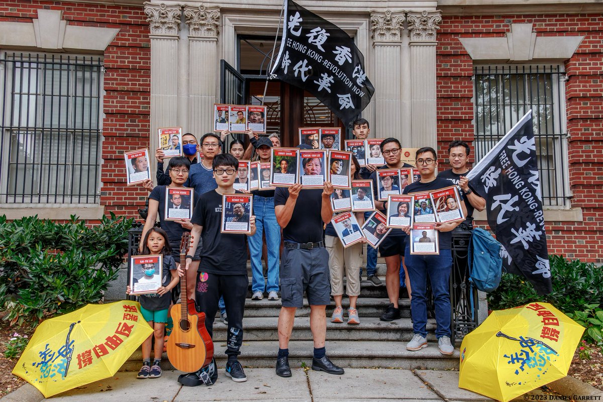 Some of my photos fm @dc4_hk’s #GloryToHongKong Sing-along on Monday at the #HKETO in Washington, DC, marking the 4th annv of #612 when the #HKSARG viciously attacked peaceful pro-democracy demonstrators.
4 of 4

#FreeHK #LiberateHK #FreeAllPoliticalPrisoners