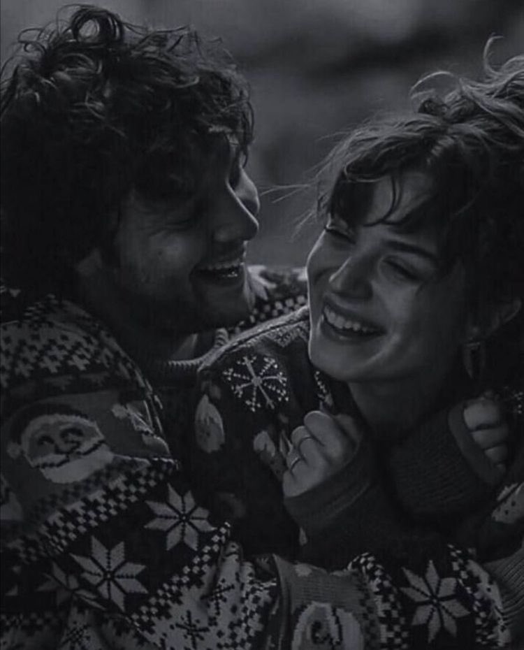 "لهَم بعض الوقتُ ...ولگ أنتَ العمْر".♥️