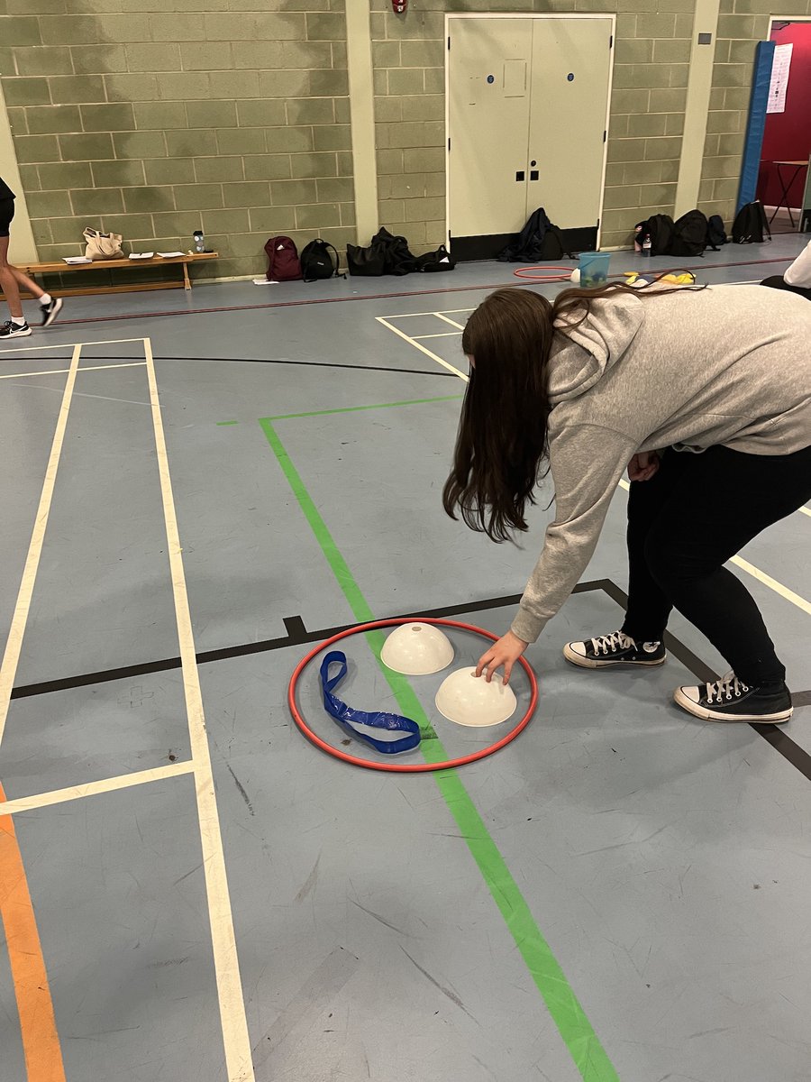 'Year 12 took part in a series of engaging practical activities which relied on and emphasised the use of excellent communication as part of our DEC Top 10 Employability skills...'😀

Read more: loom.ly/c-h_jFY

#DECCareers #Employabilityskills