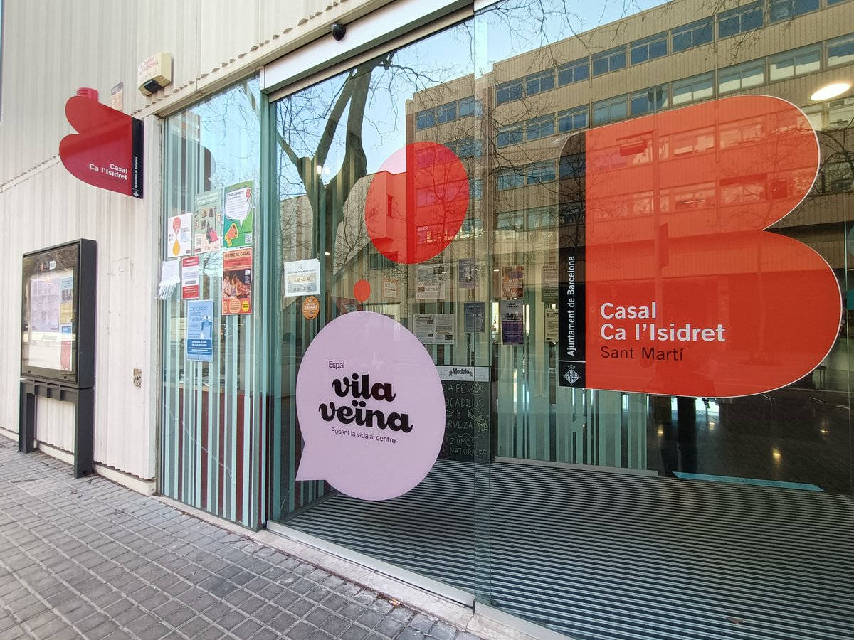 🙋‍♂️ L'espai #VilaVeïna de #Provençals ofereix al veïnat recursos entorn de les cures.

📍 Està ubicat a <a href="/ccalisidret/">Casal Ca l'Isidret</a> i des d'aquí s'ofereixen recursos i serveis gratuïts de proximitat. 

Coneix el servei ➡ via.bcn/nmZh50OzlaP