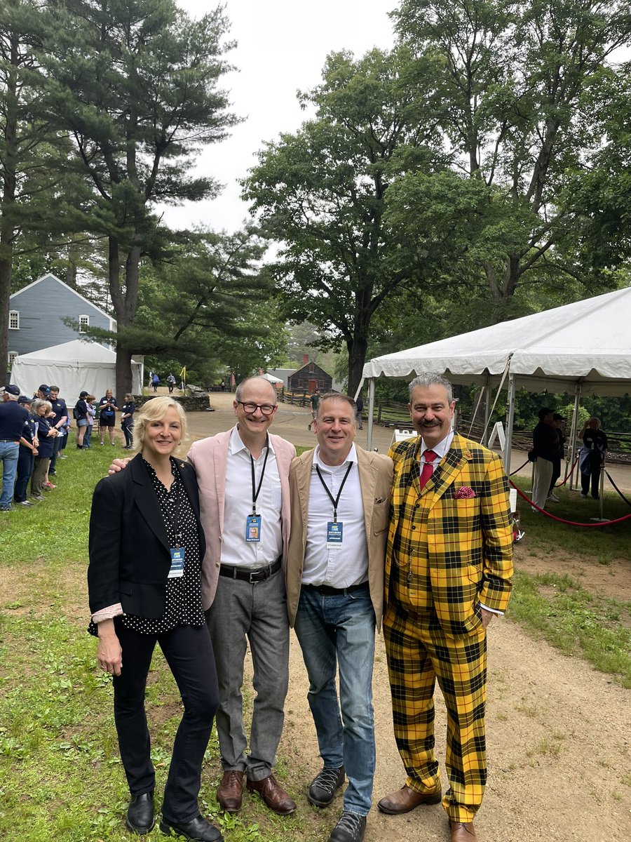 @SwannGalleries is ready for #roadshowsturbridge #antiquesroadshow @RoadshowPBS @FreemanNigel @DevonEastland @StanBystrowski let the colonial era merriment begin!!