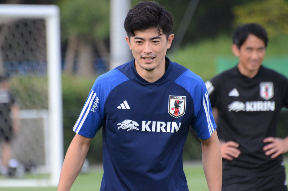 yu_iwa3's tweet photo. 今日の練習です。
みなさん、明るい表情です。
#川崎フロンターレ #frontale #daihyo 
https://t.co/PQxnYijMlq https://t.co/zJCHQ6X1es