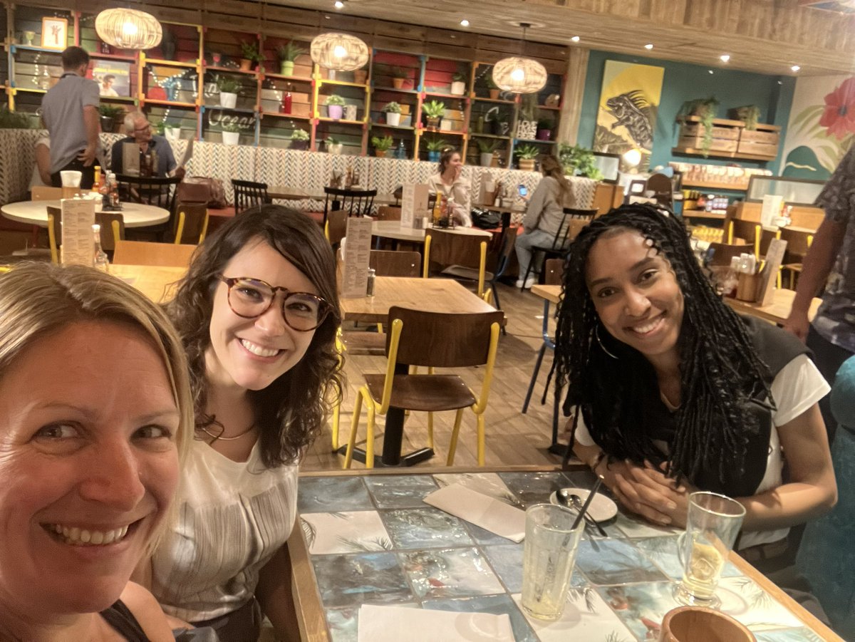 Birmingham scientists on tour! Looking forward to seeing some amazing science at ENDO in Chicago! @IMSR_UoB #ENDO2023