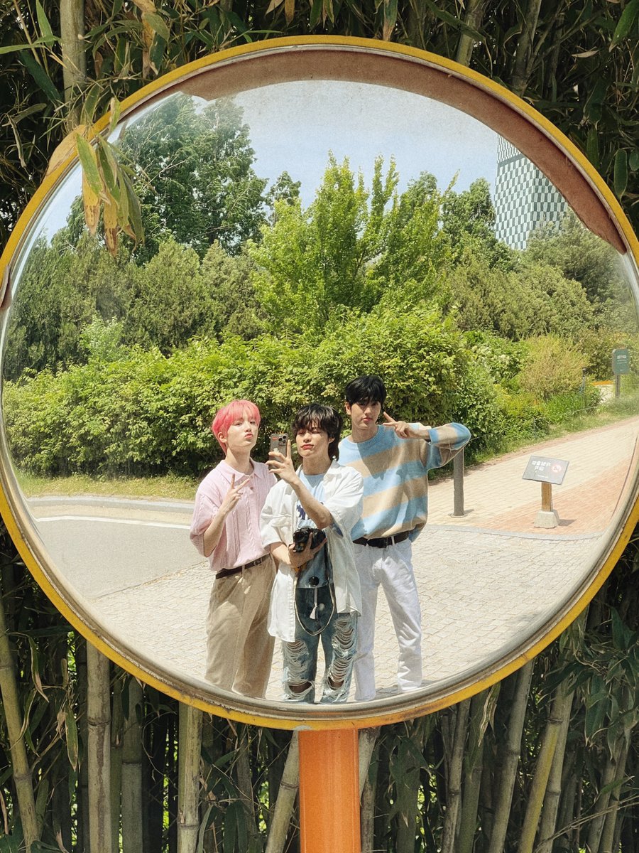 TPST_twt's tweet photo. [#한빈] 또 가고 싶당~ 💚💛🧡 https://t.co/ggC90lj4Lt