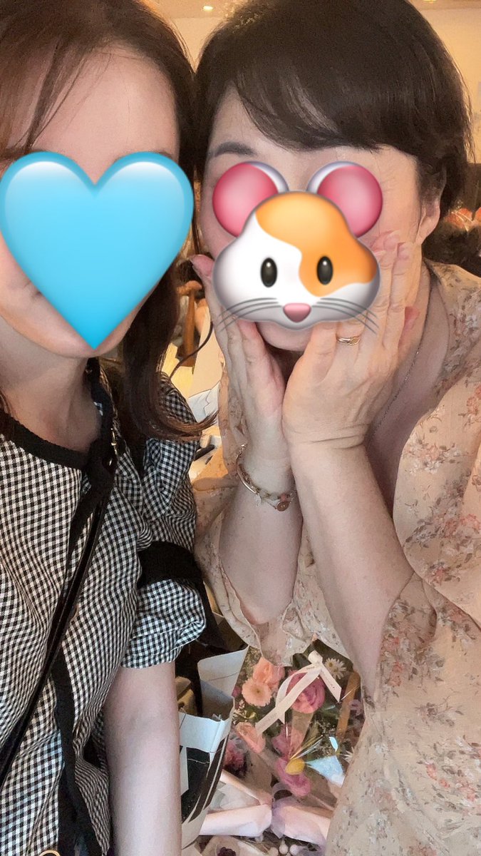 613han's tweet photo. ハンビン君のオンマに会ってきた！めちゃ可愛いし優しいし、大好きになりました😭もうオンマぺン！
本当にあったかくて親切で泣けた😭🩵ハンビンくんへの愛沢山伝えてきた！また行きます！って伝えて最後にハグしてくれた大好き😭😭‼️
#ソンハンビン  #성한빈　#ludiacoffee #HappySungHanbinDay https://t.co/YX75ZES6qM