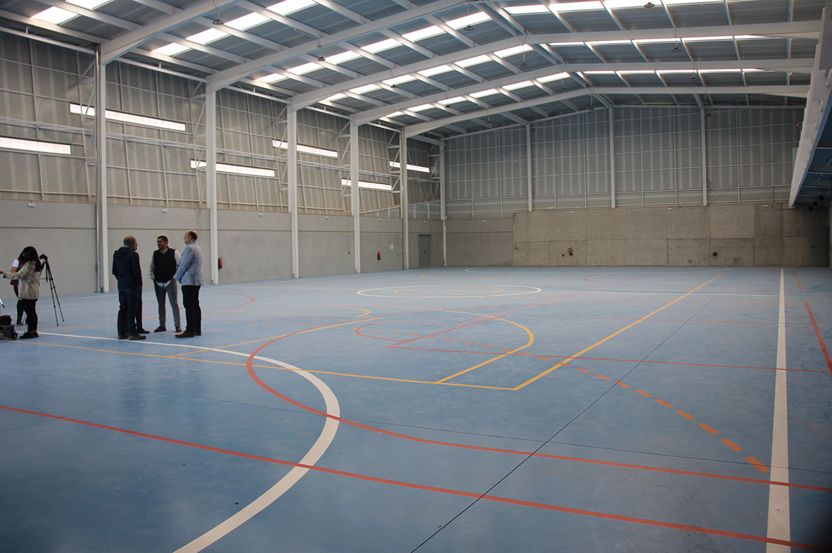 EdusiLucena's tweet photo. Licitado el equipamiento y el material deportivo del Pabellón Oeste 1 de #Lucena. Qué poquito falta ya para que podamos disfrutar de estas instalaciones... ⚽️🏀⛹️‍♀️🤼🏋️

+ info: https://t.co/dXOYlBRX5o

#EDUSI #LucenaCohesionada https://t.co/GCRqUCpRT9