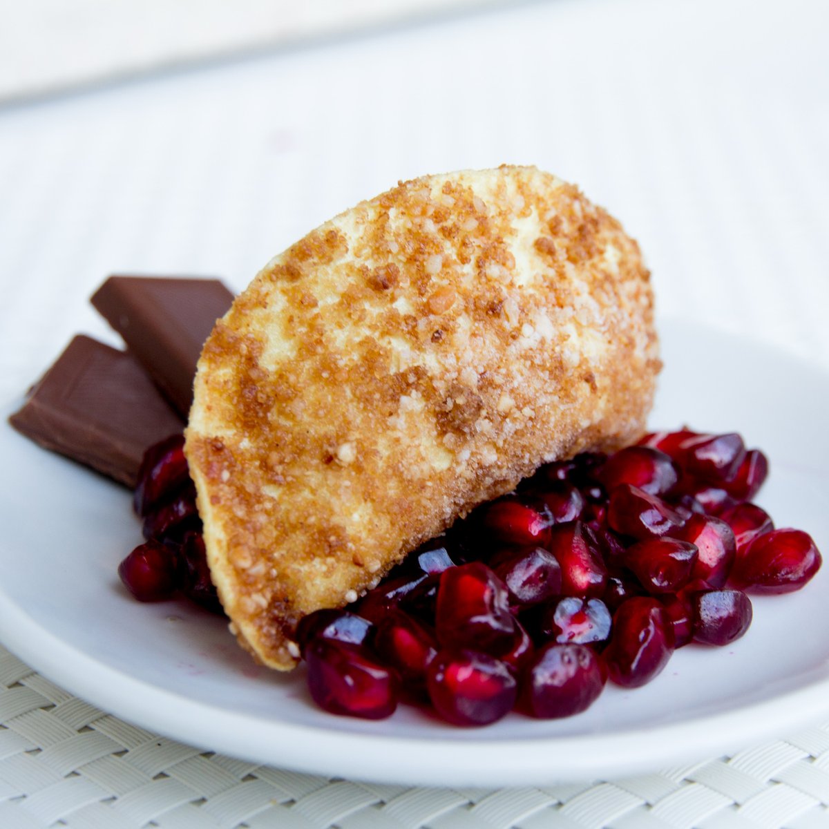 ¿Sois de postre o no?

*croquellana de requesón con almendra acompañada de chocolate y granada
...
#croquellanas #postres #postrecasero #requesón #chocolate #granada