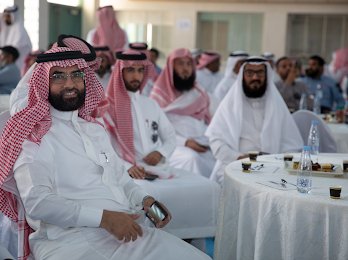hajersch's tweet photo. صور 📸 | من حفل تخريج أبطال #مدرسة_هجر بحضور أولياء الأمور نسأل الله  لهم مستقبلا باهرا و مميزا 🎓🎊

برعاية ✨شركة محاسن الخليج ✨ 
#الهيئة_الملكية_بالجبيل
#طموحنا_عالٍ https://t.co/7VQYRPd9pZ