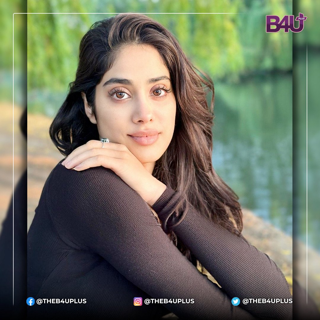 Golden hour 🌞 #janhvikapoor
.
.
.
#b4uplus #trending #janhvikapoor #janhvikapoorfans  #bollywoodactresses #bollywood #photography